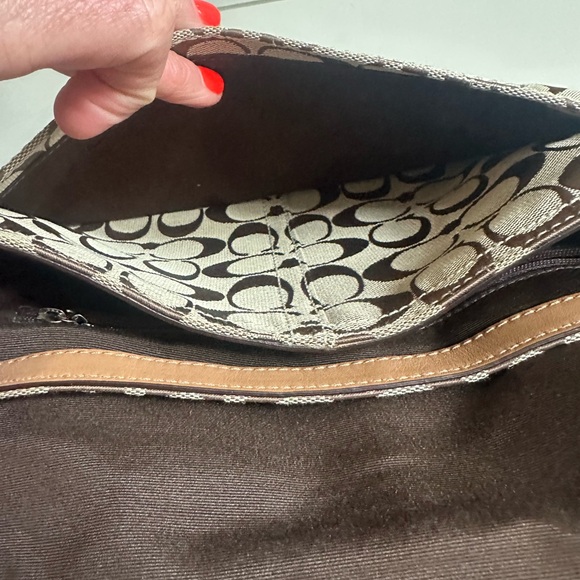 Coach Brown and Tan Signature SoHo Buckle Shoulder Bag y2k d1067-f15668 - Picture 8 of 16